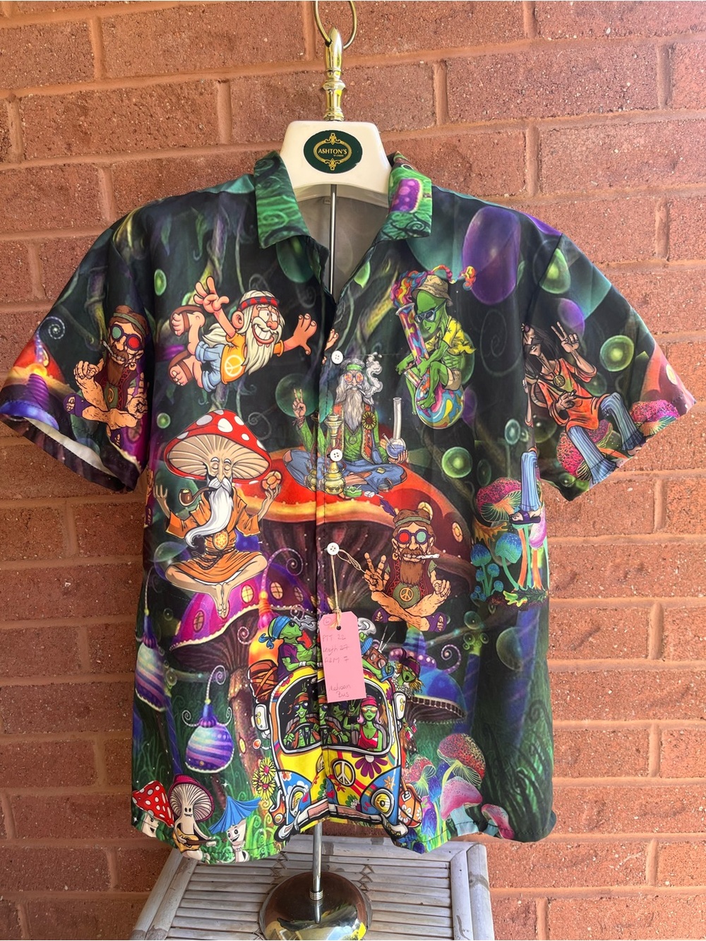 UR Psychedelic Green Alien & Hippie Print Button-Up Shirt